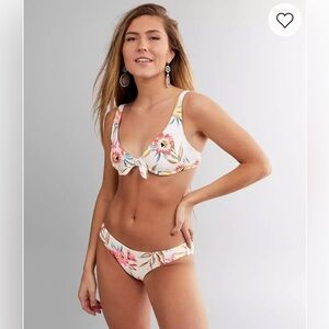 Billabong Coral Sands Underwire top and Low Rider Full Coverage Bottom -M